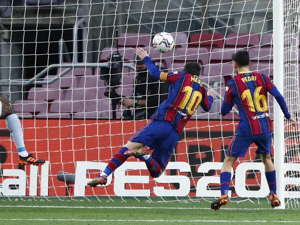  Mesi oborio neverovatan rekod: Promašio penal, dao gol glavom i srušio Pelea, sad je najbolji 