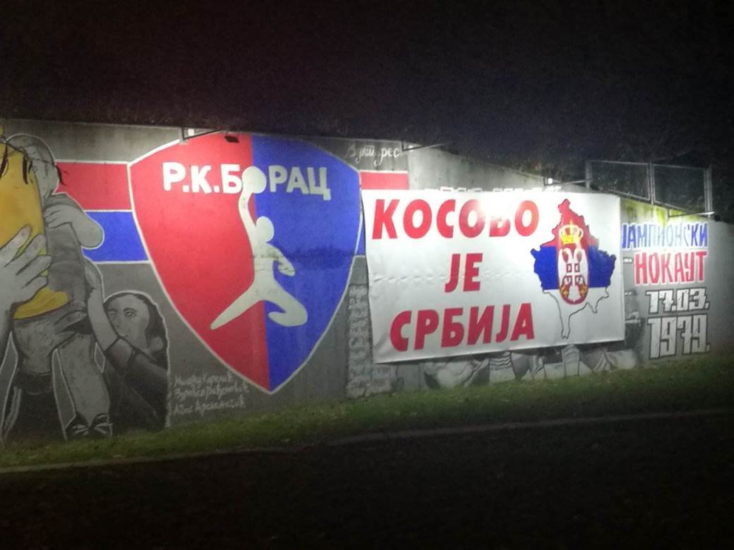  "Kosovo je Srbija" pored dvorane zasmetalo čelniku Bese: Bez izjava nakon utakmice! 
