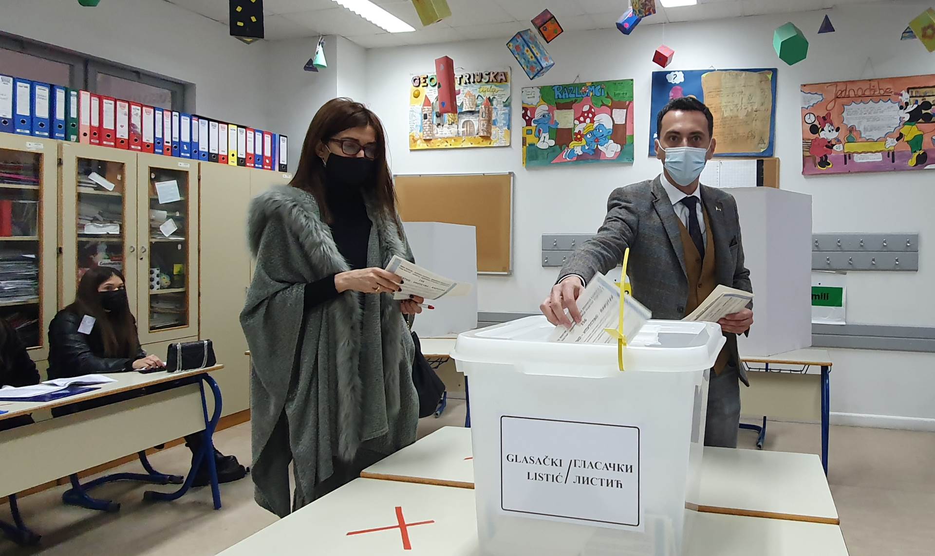  Izbori u Mostaru: Štamparske greške, manjak glasača i nelegalno legitimisanje 