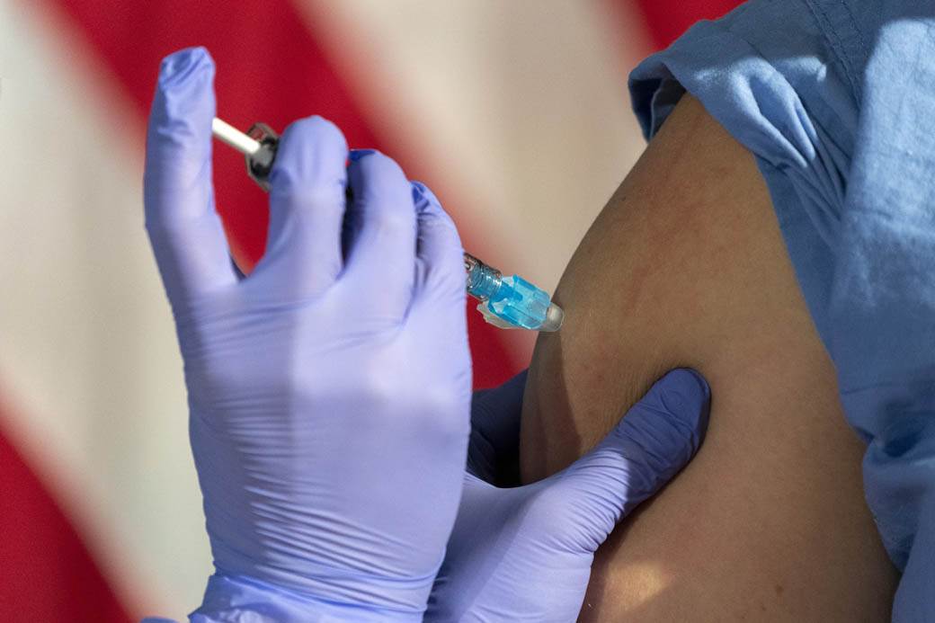  Podgoričanin primio kinesku vakcinu u Dubaiju, ispričao svoje iskustvo 