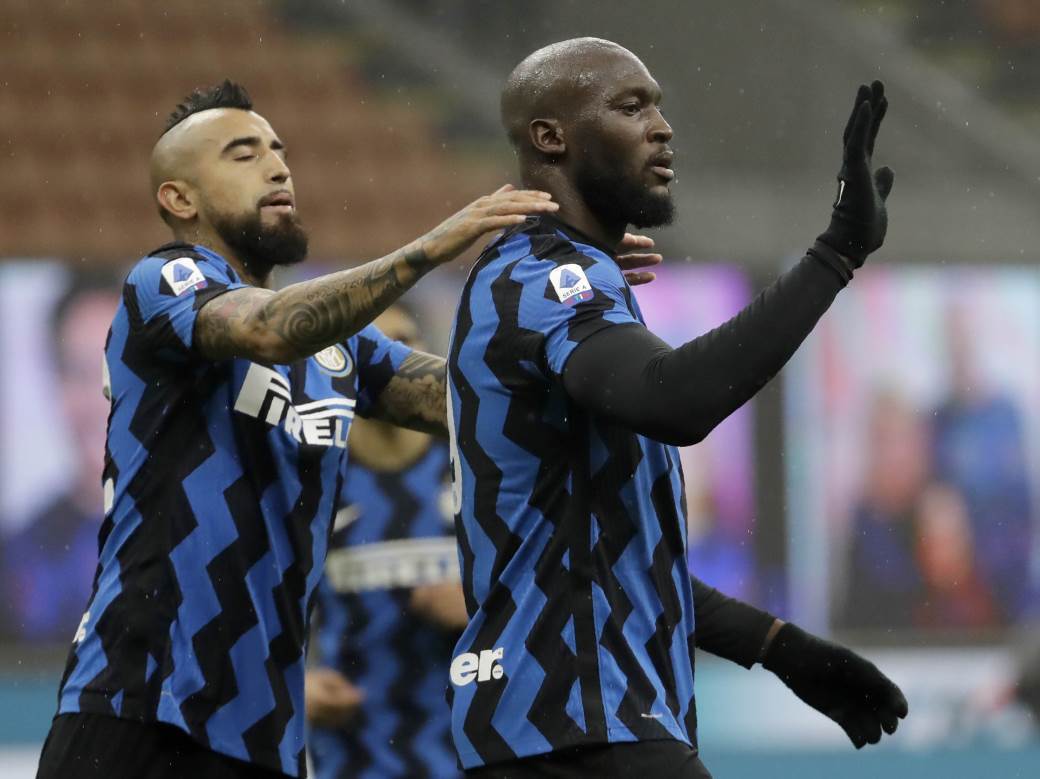  Inter - Specija 2:1, Sasuolo - Milan 1:2, Serija A 13. kolo rezultati i tabela 