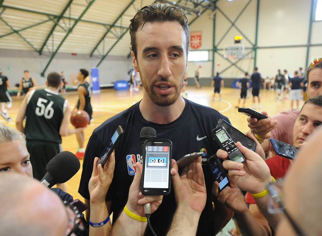  Frank Kaminski potpisao za Finiks Sanse 