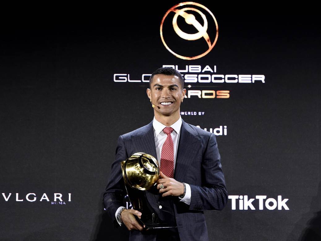  kristijano-ronaldo-sin-dijeta-zdrava-ishrana-nacin-ishrane-kako-se-hrani-koka-kola-cips 