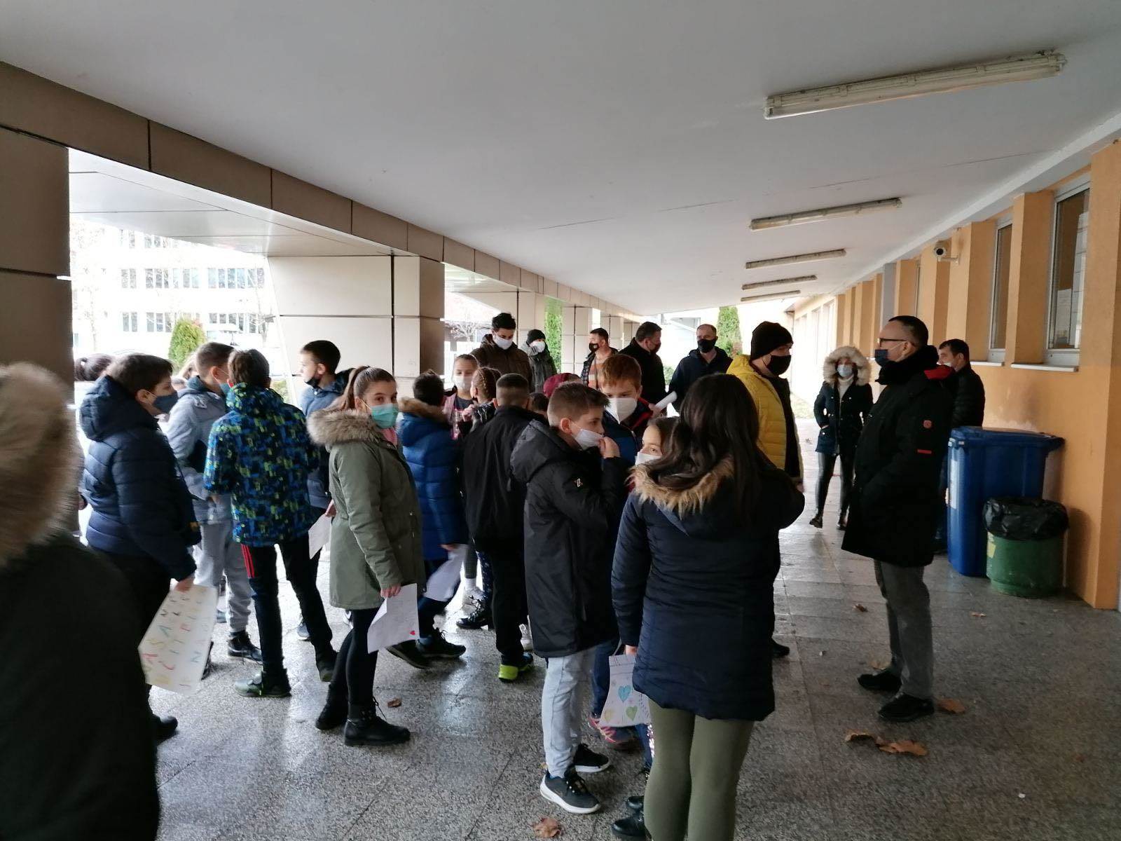  Protest roditelji OŠ Branko Radičević  