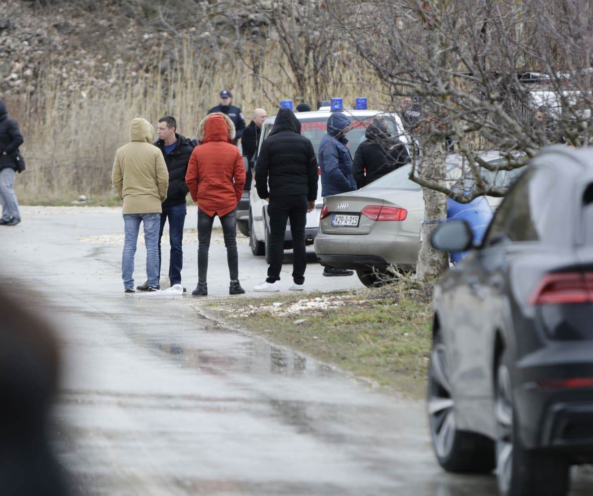 Zatvoreni radnje i kafići, zastave na pola koplja: Poznata imena nastradalih u vikendici, svi imali nepunih 20 godina 