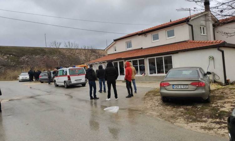  Tijela stradalih u Posušju prevezena u Mostar na obdukciju, građani se okupljaju i pale svijeće 