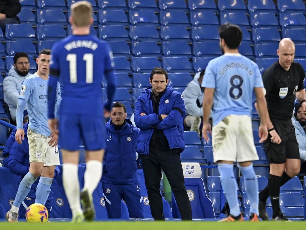  Čelsi - Mančester siti blamaža korner zastavica Timo Verner 