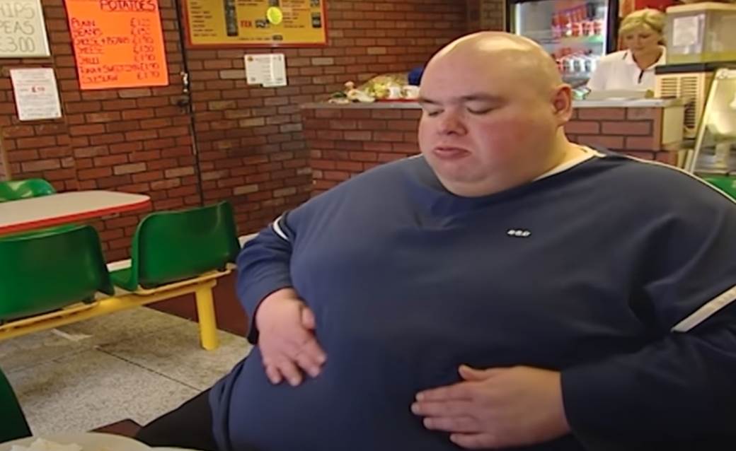  Preminuo najdeblji Britanac: Pio je 12 litara gaziranih sokova i bio težak skoro pola tone! 