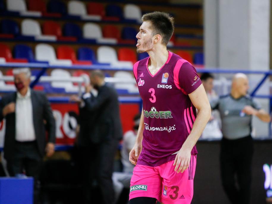 KRKA - MEGA 76:71 Filip Petrušev 31 poen 