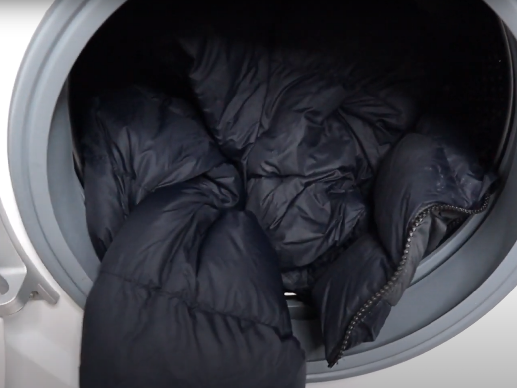  Kako da perjanu jaknu operete u mašini i osušite, a da je ne upropastite 