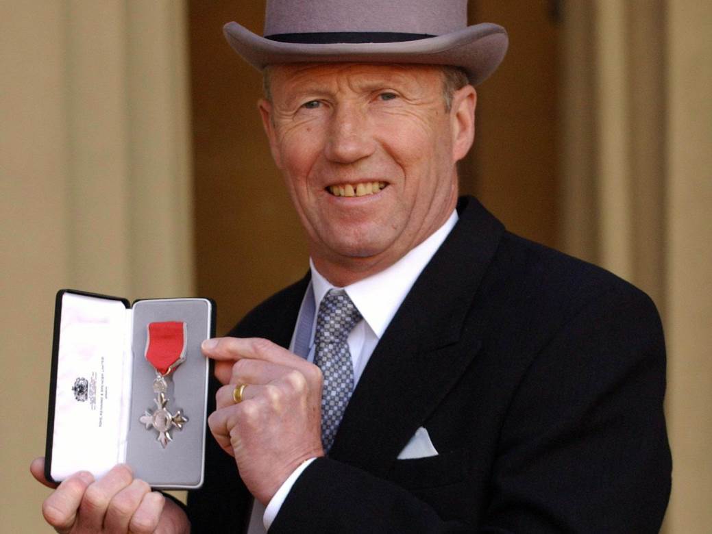  Preminuo Kolin Bel legenda Mančester sitija 