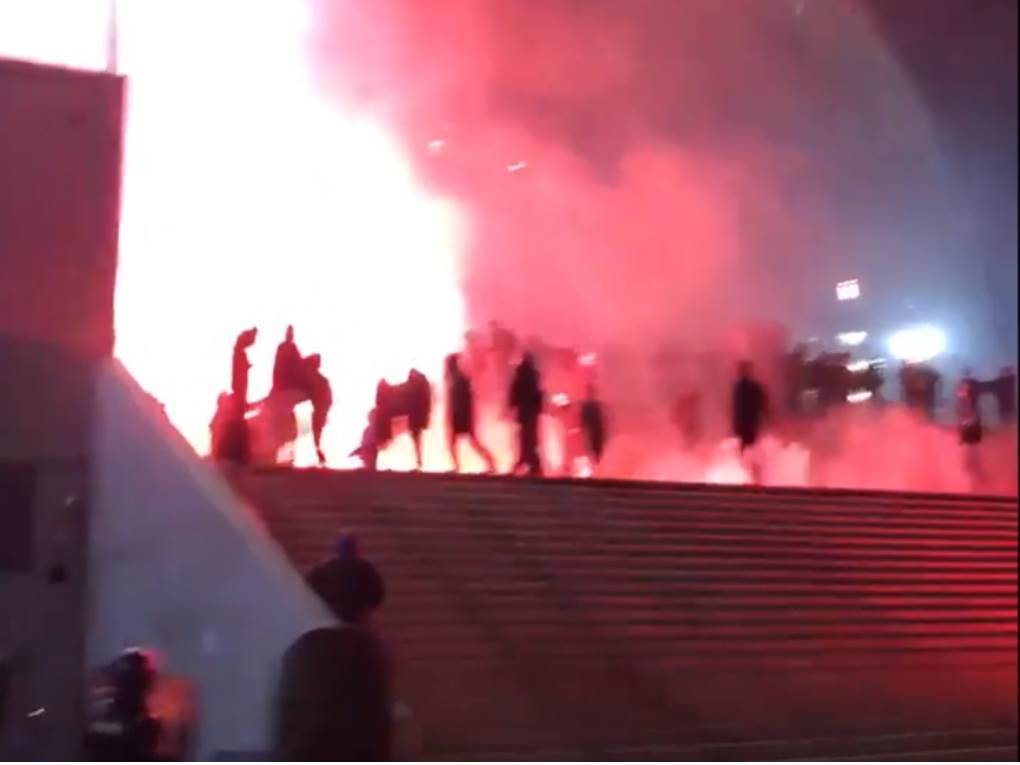  Marsej navijači neredi žele ostavku predsjednika 