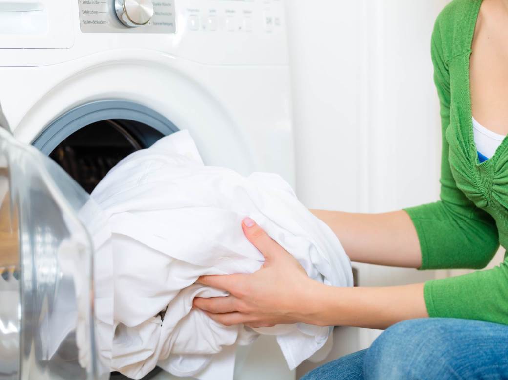  Da li treba potpuno napuniti mašinu za veš da bi se uštedjelo? Stručnjak objasnio kako da prođete najjeftinije 