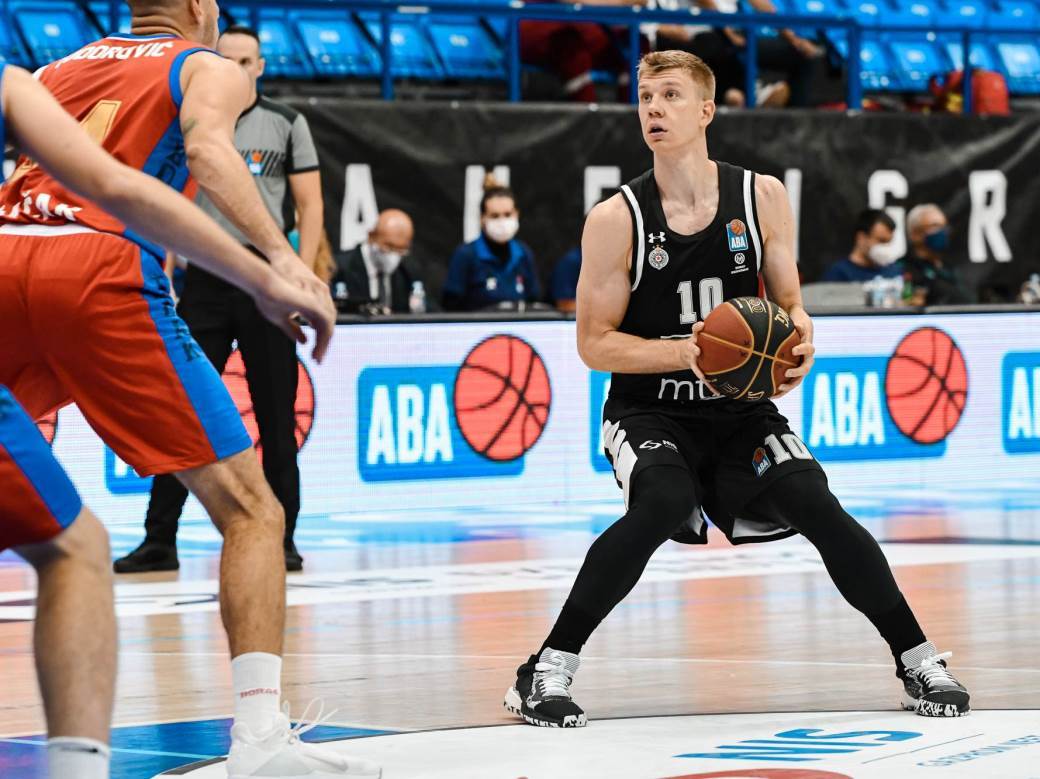  Čačani opet držali čas košarke Partizanu: Ogromni problemi za crno-bele 