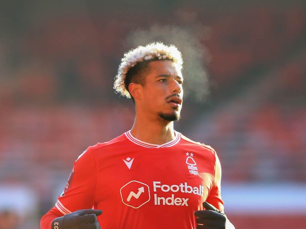  fudbaler-odbio-da-kleci-rasizam-black-lives-matter-pokret-lajl-tejlor-notingem-forest 