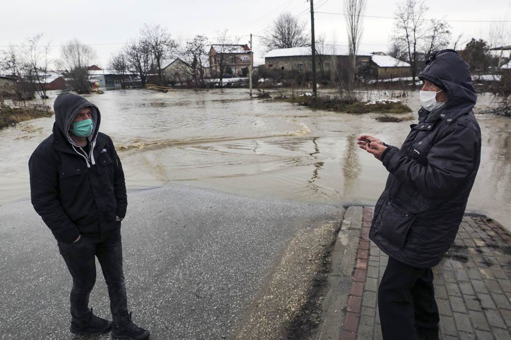  Vanredno u Srbiji, voda nosi sve pred sobom: Nišava probila bedem, izdato upozorenje (FOTO) 