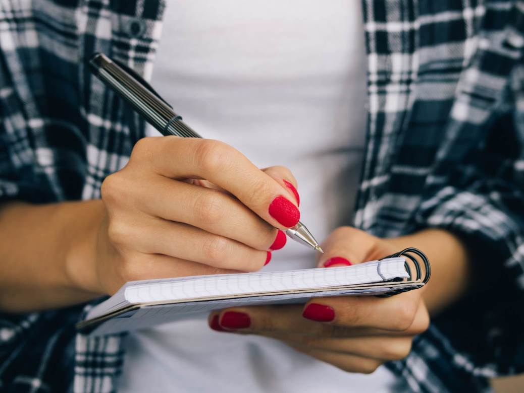  Način na koji pišete otkriva vaš karakter: Oblik slova krije znak inteligencije, a ovo znači da "gušite" okolinu 