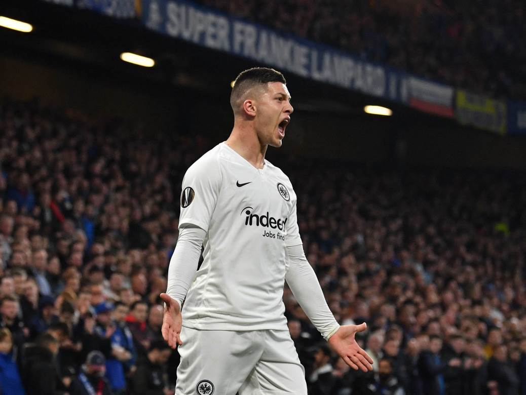  Luka Jović predstavljen u Ajntrahtu 