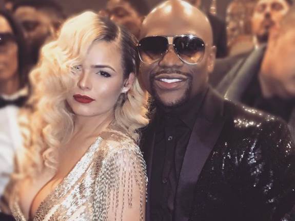  Flojd hoće da mu striptizeta rodi dijete: Zabavlja se s "prvom djevojkom" iz njegovog kluba, sad hoće ozbiljnije 