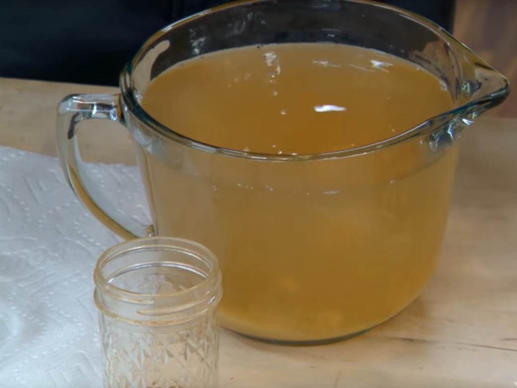  Jabukovo sirće snižava holesterol: Pomaže kod još 3 česta problema, uslov je da ga pijete svakog dana - evo koliko 