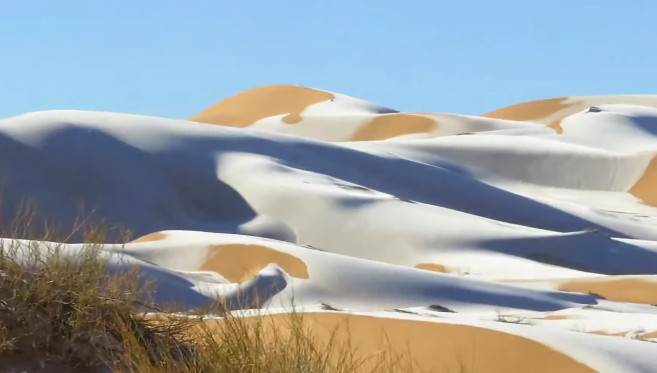  Pao snijeg u Sahari, temperatura ispod nule: Nevjerovatne slike iz afričke pustinje (FOTO, VIDEO) 