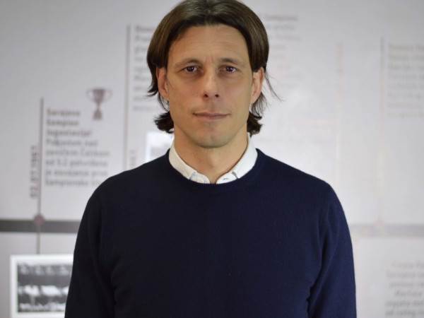  Mateo Ćiofi Mateo Ćiofi je šef omladinskog pogona FK Sarajevo. 