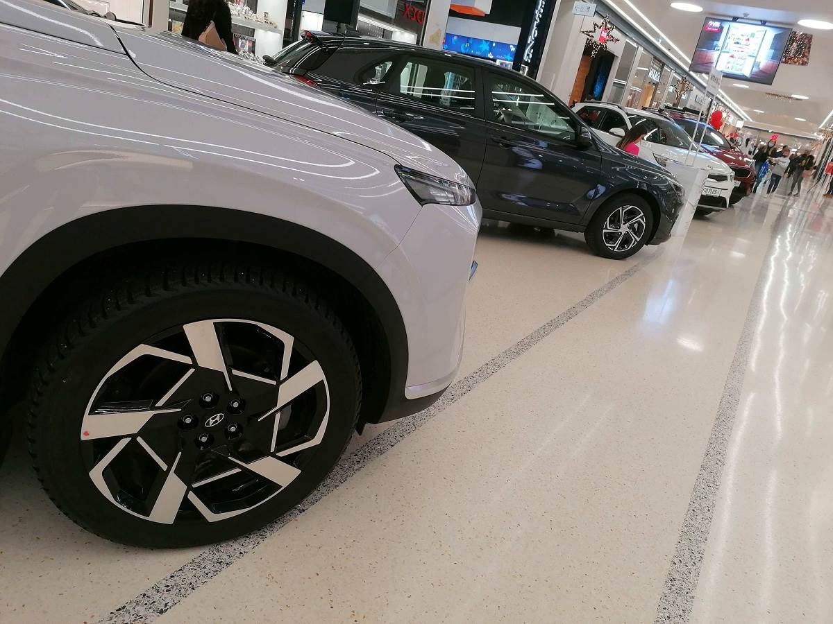  Uvoz novih i polovnih automobila 