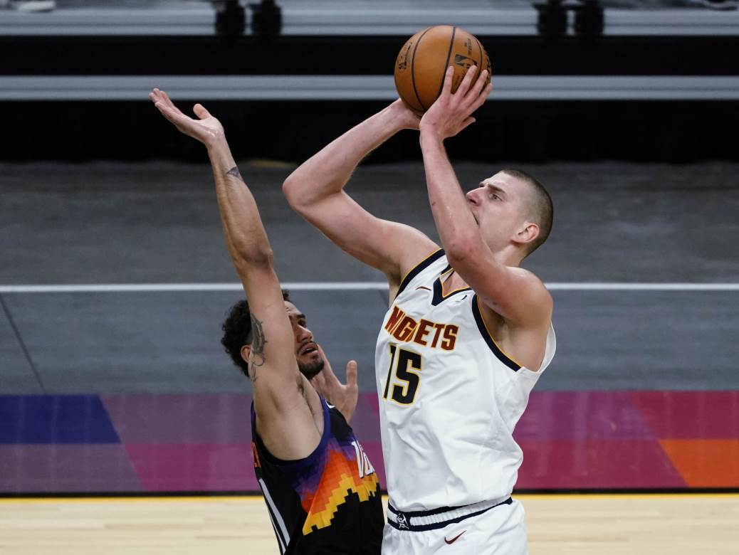  nikola-jokic-denver-finiks-sans 