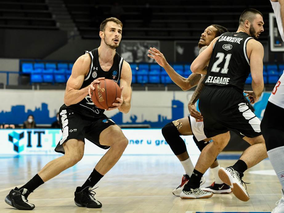  Partizan pao i u Rusiji: Stari problemi i novi poraz u Evrokupu! 