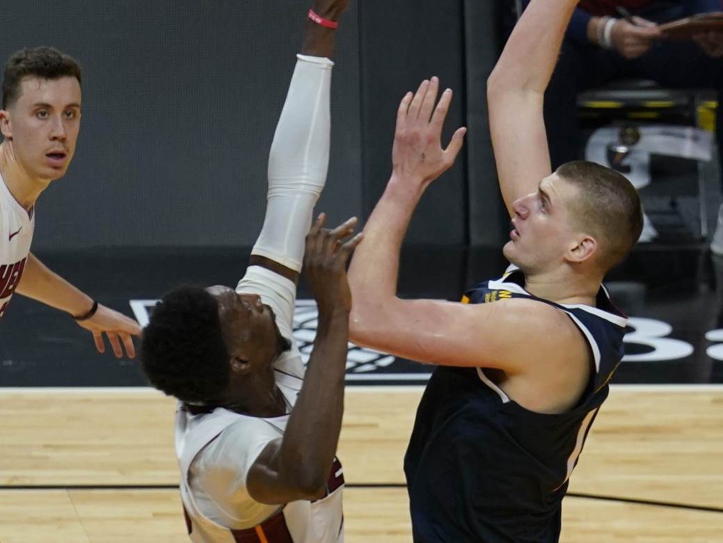  Majami - Denver 82:109 NBA liga dabl-dabl Nikola Jokić 