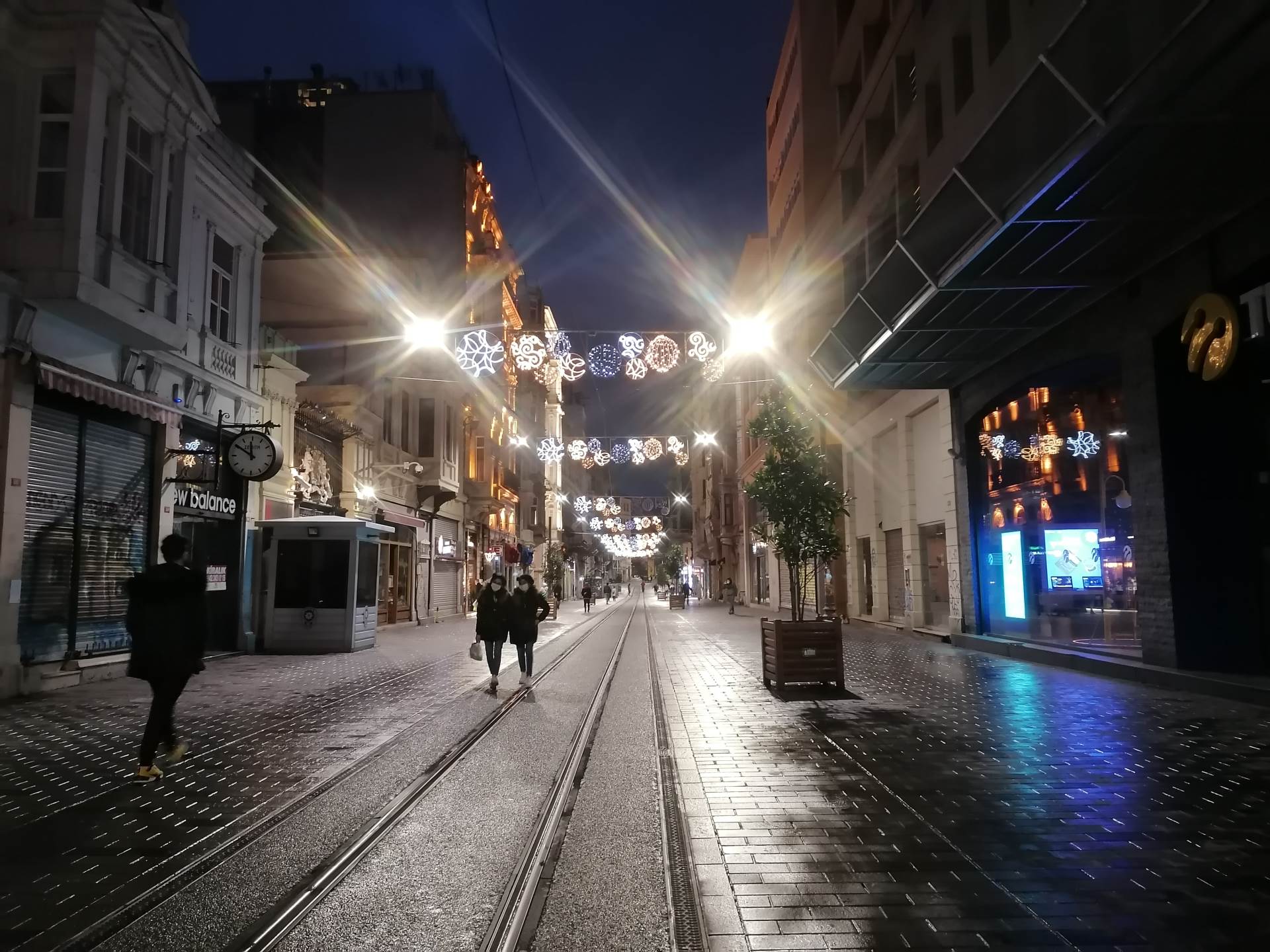  Istanbul u vrijeme policijskog časa: Odjek koraka u aveniji Istiklal (FOTO) 