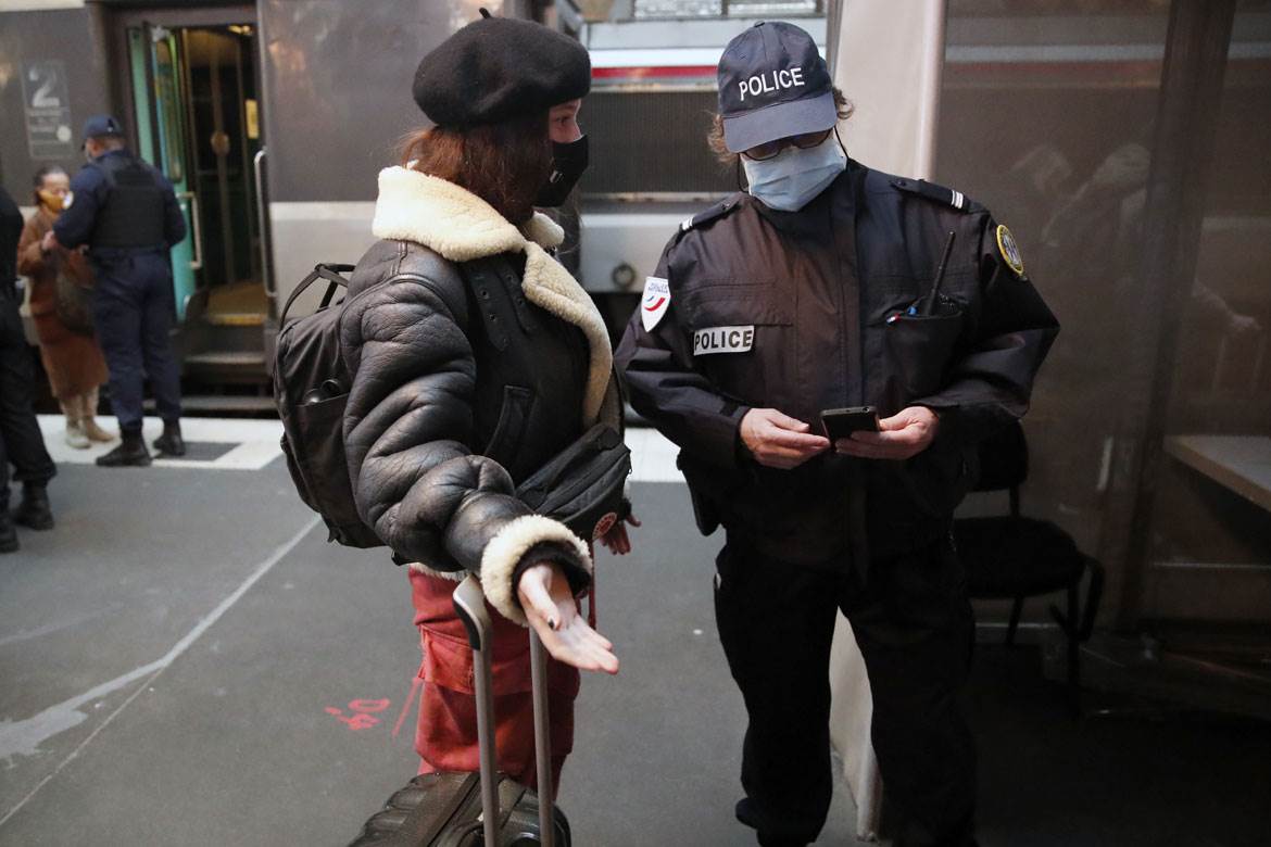  Drama u Briselu, muškarac izbo nekoliko ljudi: Upao u metro i krenuo nožem na putnike 