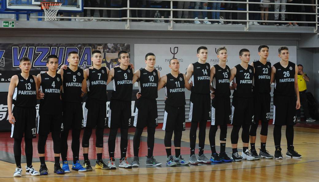  partizan-mladi-kosarkasi-turcin-efe-tahmaz 