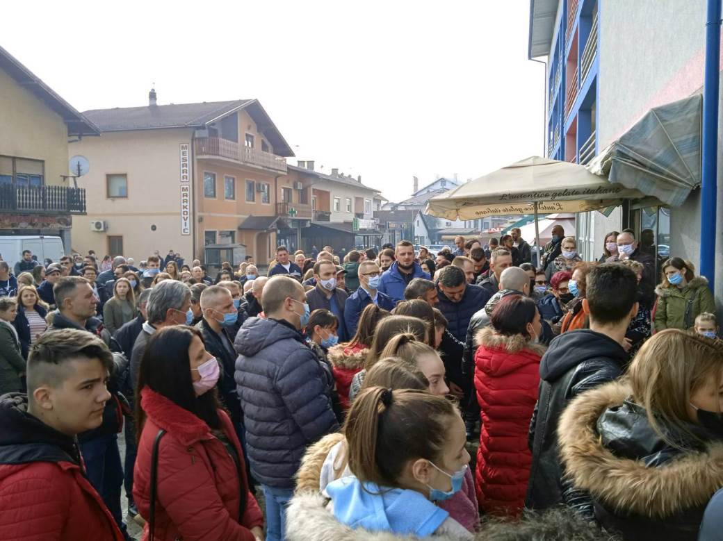 Prnjavorčani protestovali, nezadovoljni presudom Mujkiću (FOTO) 