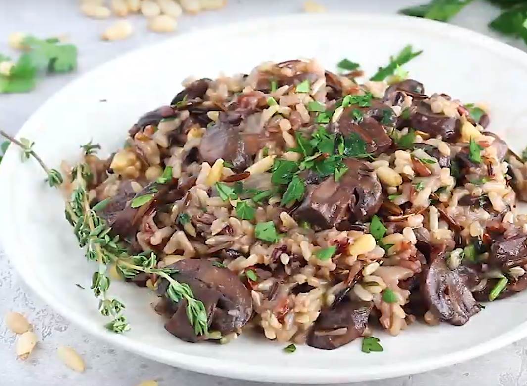  Rižoto od integralnog pirinča s pečurkama: Ukusan i zdrav ručak sa aromom Italije za cijelu porodicu 