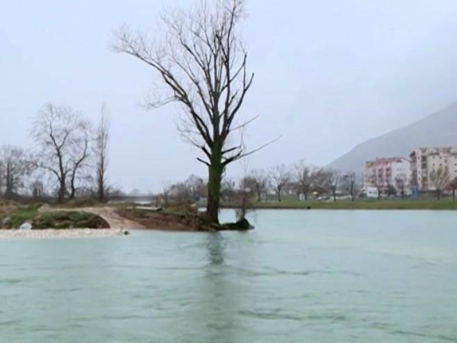  Poplave u Hercegovini,u prekidu saobraćaj na nekoliko puteva 