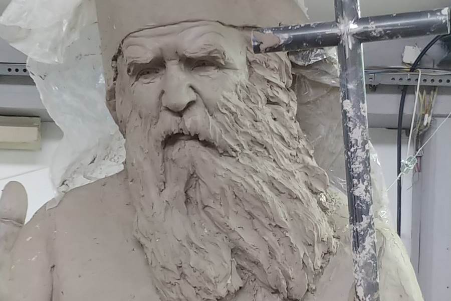  Banjalučki vajar izradio statue Amfilohija, Nebojše Glogovca i Vasilija Ostroškog (FOTO) 