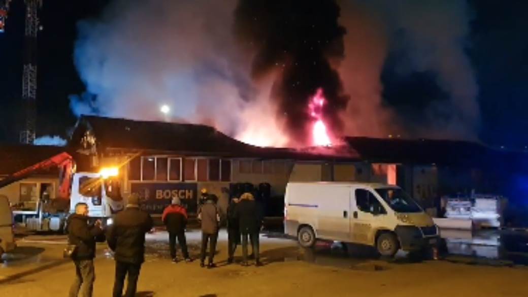  Veliki požar u Novom Sadu, gore magacini (VIDEO) 