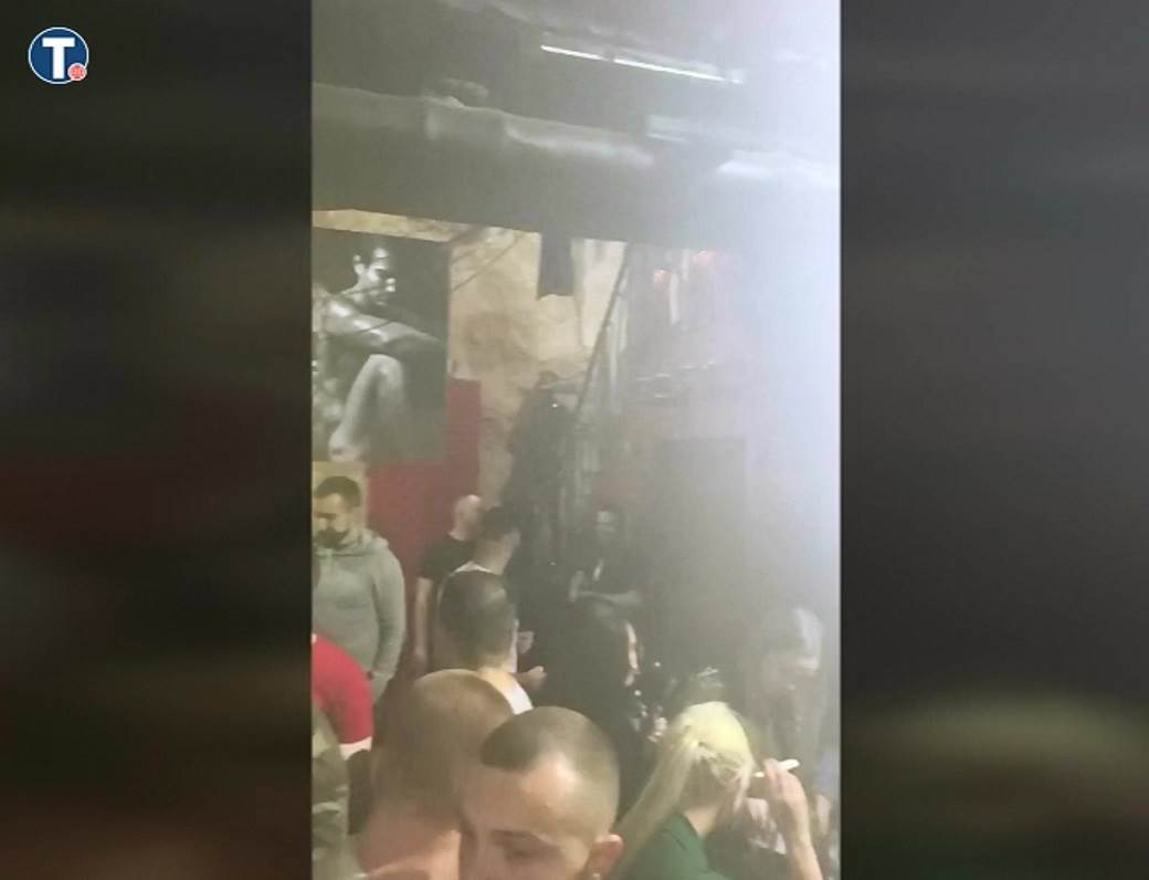  Policija rasturila korona žurku sa više od 700 ljudi (VIDEO) 