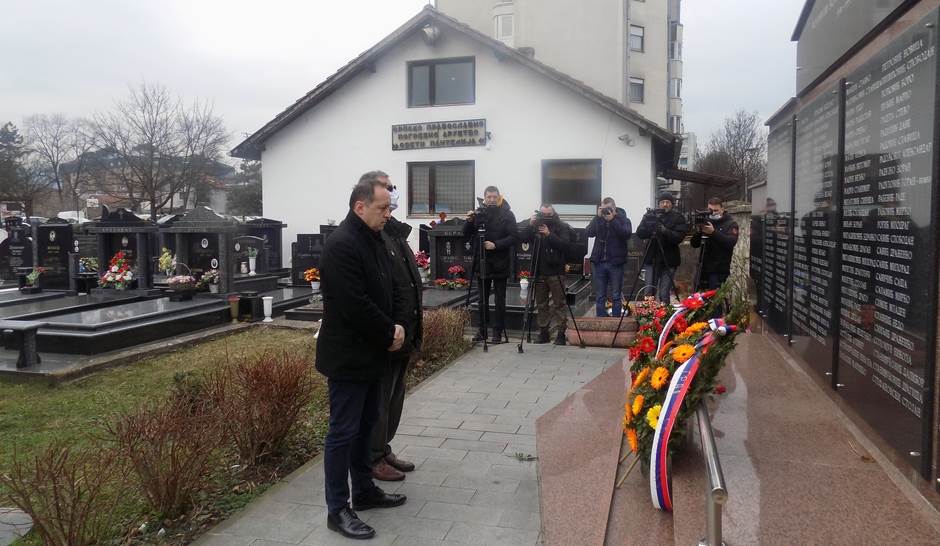  Položeni vijenci na spomen-obilježje poginulim borcima 