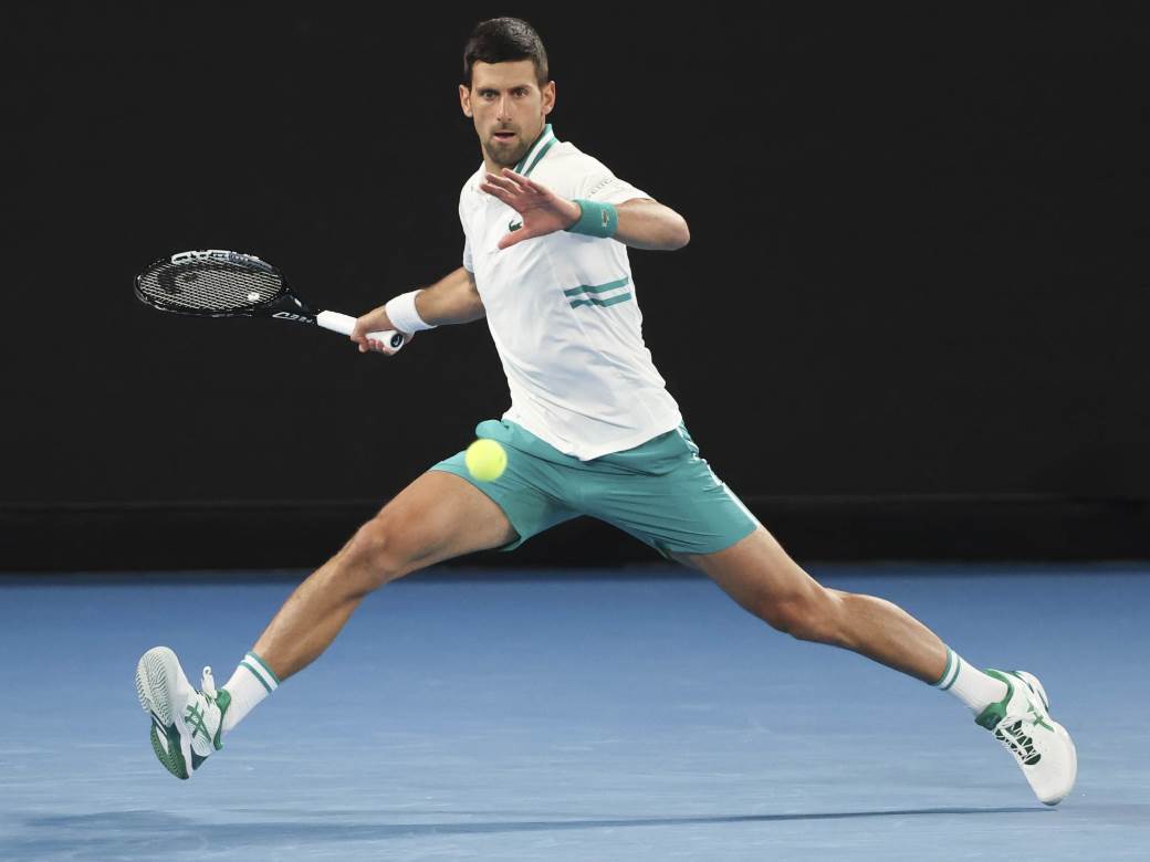  Novaku zasmetali fotografi, a njemu zasmetao Novak: Legendarni teniser opet protiv najboljeg na svijetu! 