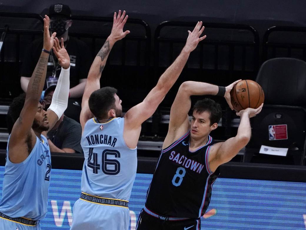  nemanja-bjelica-sakramento-velika-minutaza-9-poena-memfis-nba-trejd 