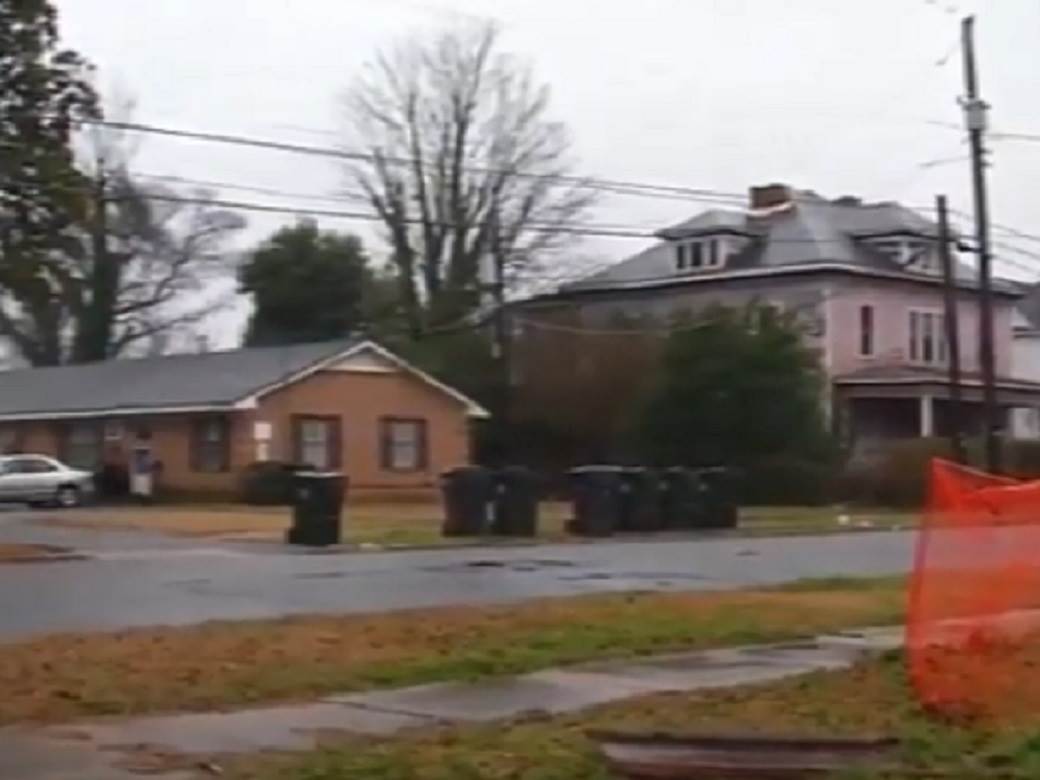  Dječak ubio lopova koji je htio da opljačka njegovu baku 