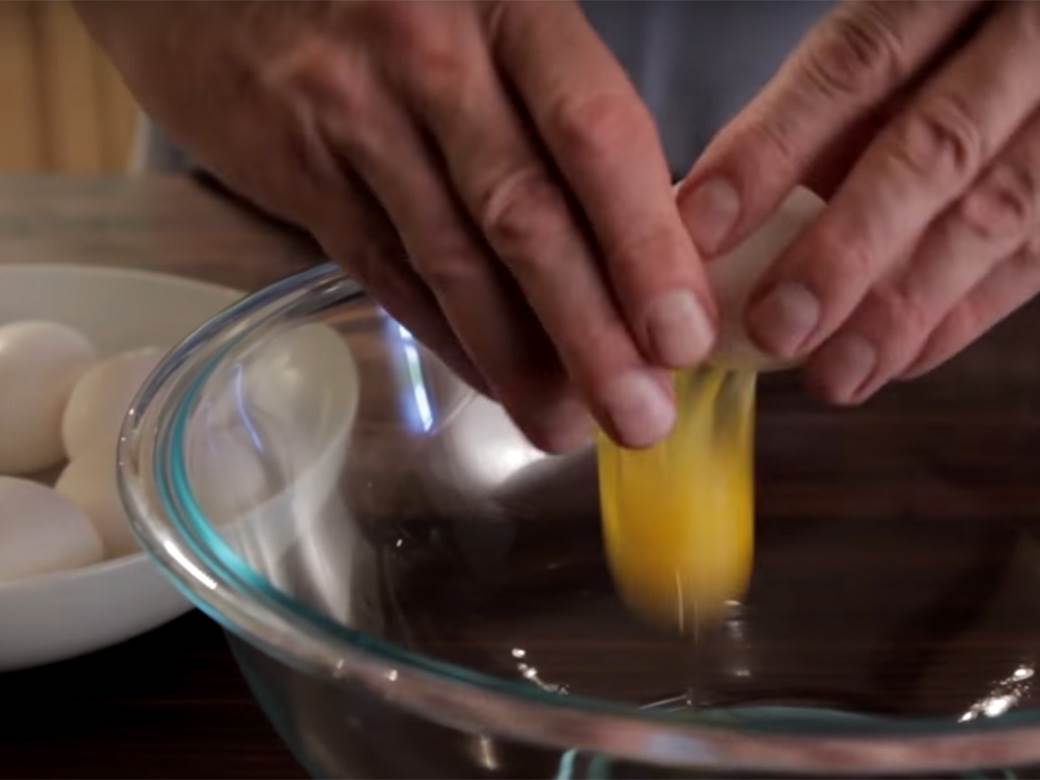  8 trikova kuvara za jaja: Iznenadiće vas šta rade s tanjirom prije serviranja! 