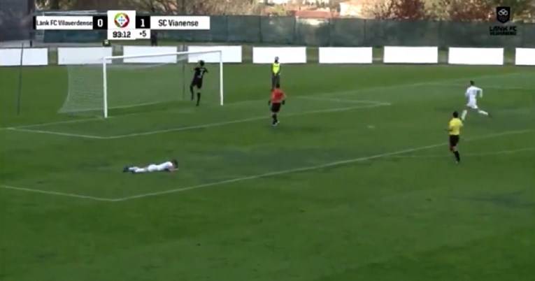  najbizarniji-autogol-portugal-dao-sam-sebi-gol-sa-pet-metara-video 