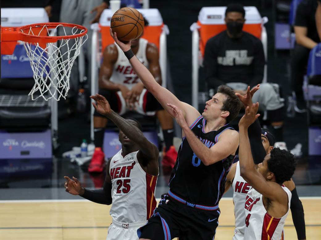  Cijeli Sakramento priča o Nemanji Bjelici: Donio pobjedu i oduševio saigrače! 