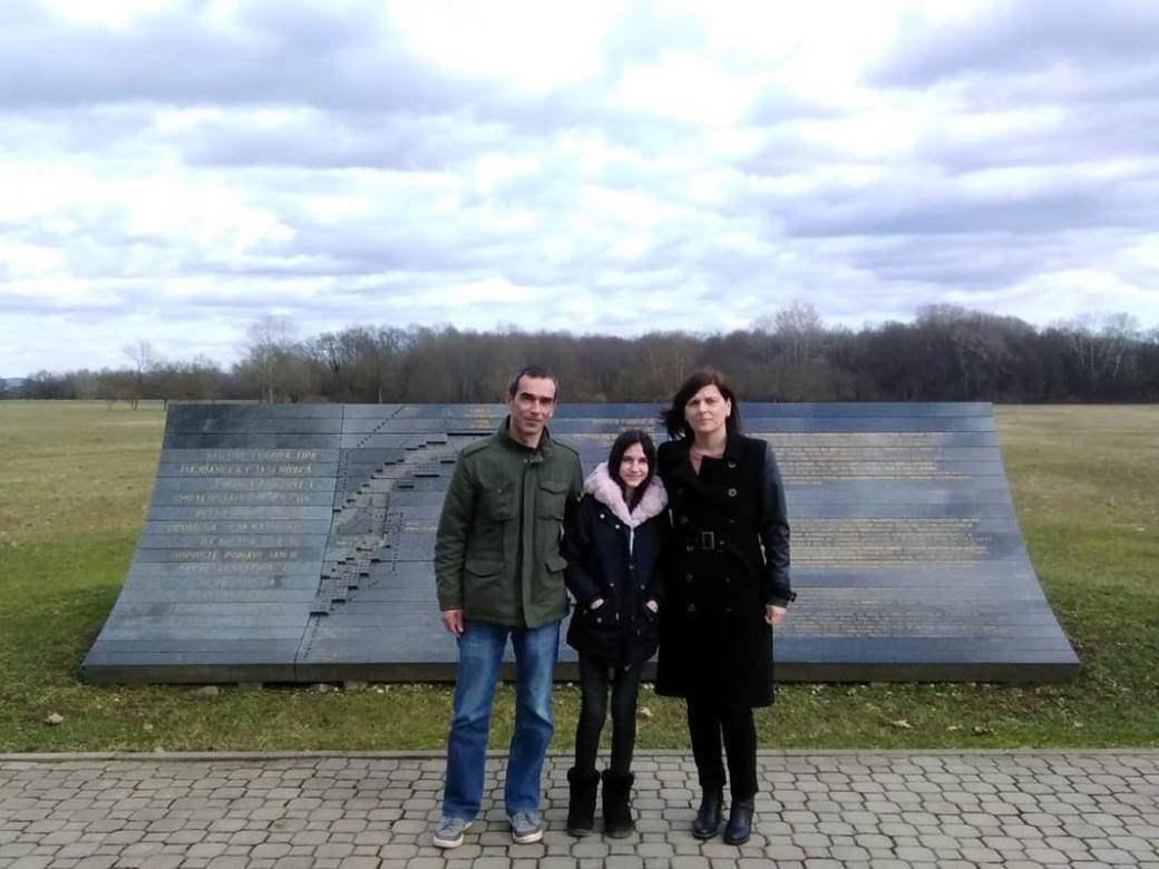  Mlada glumica koja igra "Daru iz Jasenovca" posjetila Donju Gradinu 