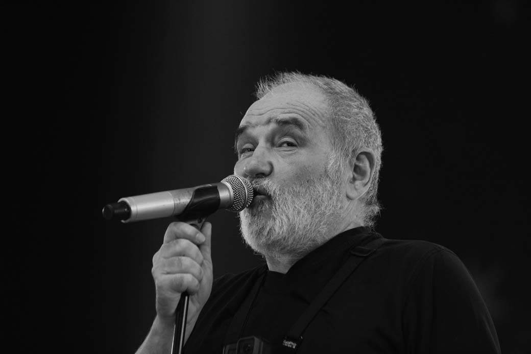  Đorđe Balašević biće sahranjen danas u Novom Sadu: Intiman ispraćaj u krugu porodice i najbližih 