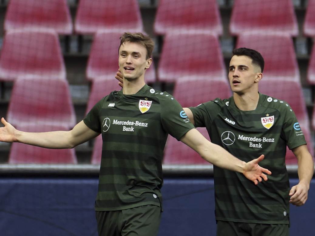  Saša Kalajdžić napadač od 2 metra Štutgart 