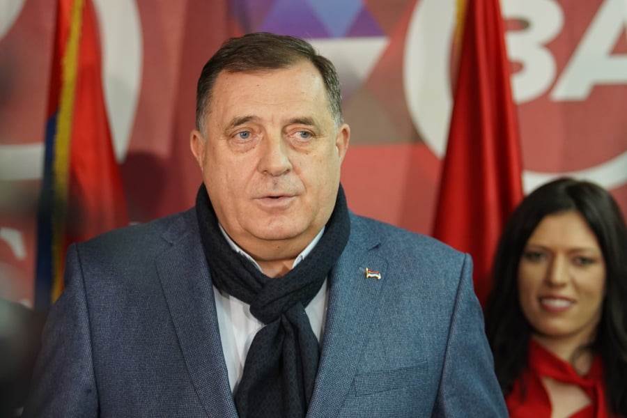 Dodik: Visoki predstavnik da se ne ponaša kao slon u staklenoj bašti 